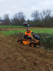 debrouissailleuse-autoportée